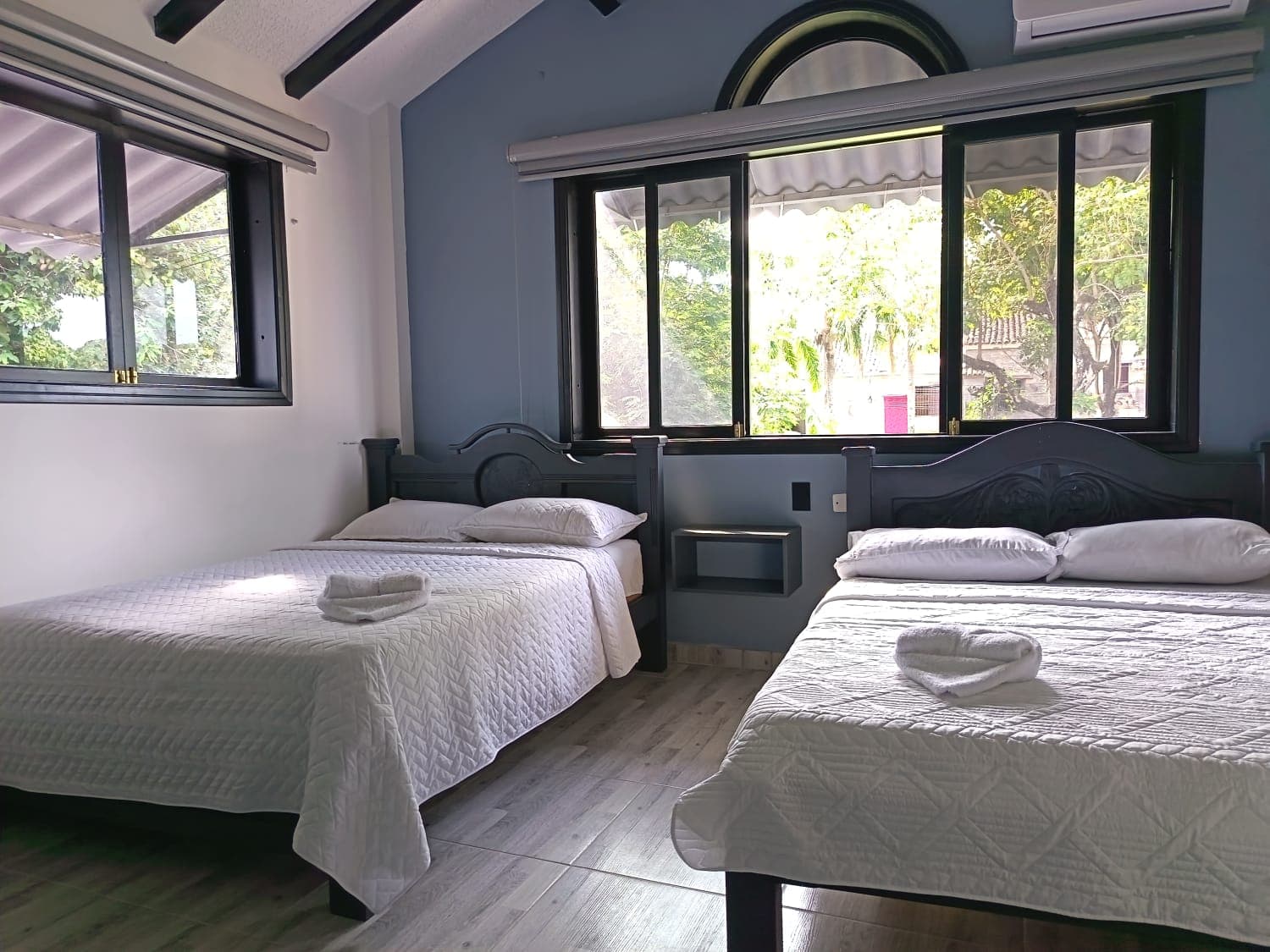 Habitación familiar con dos camas dobles